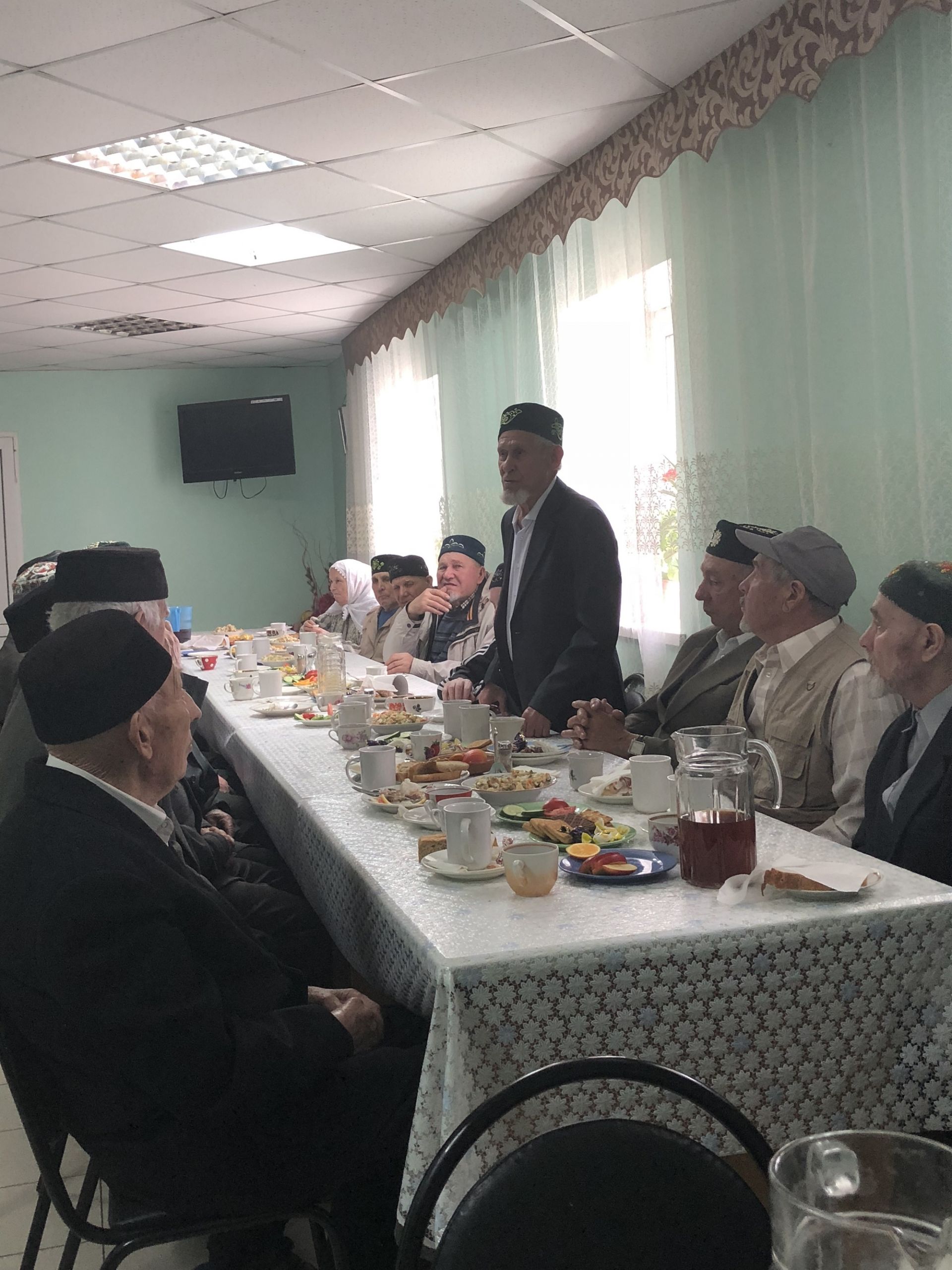 В Центральной мечети Бугульмы прошел праздничный обед для ветеранов Великой Отечественной Войны и тружеников тыла