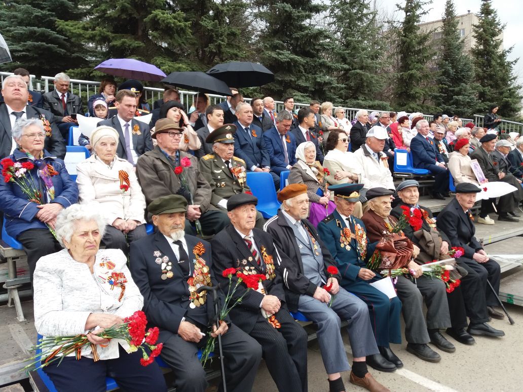 Бугульминцы празднуют День Победы