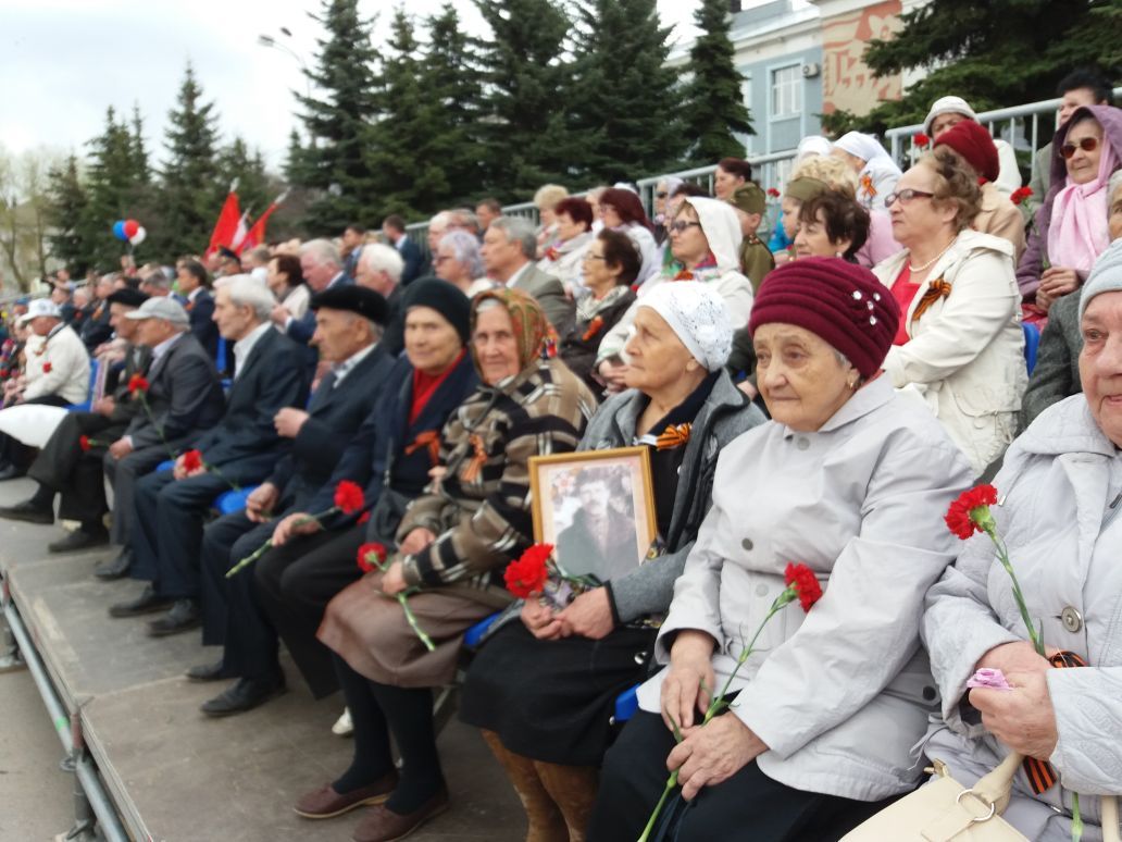 Бугульминцы празднуют День Победы