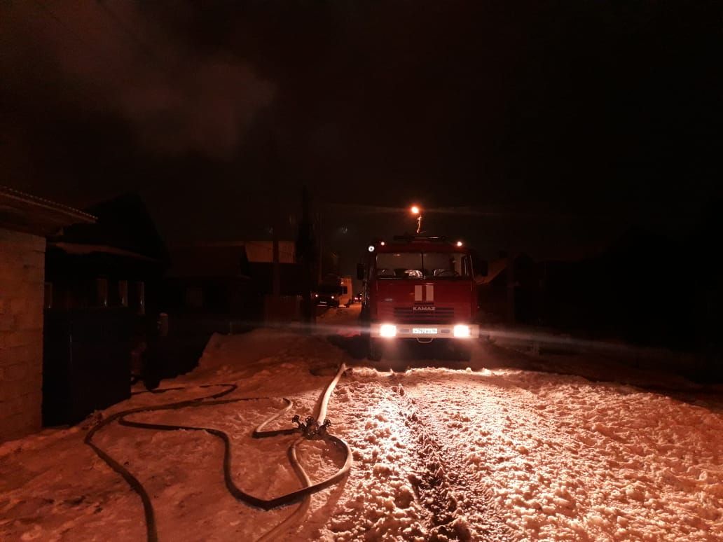 В Бугульме горел частный дом на улице Щорса