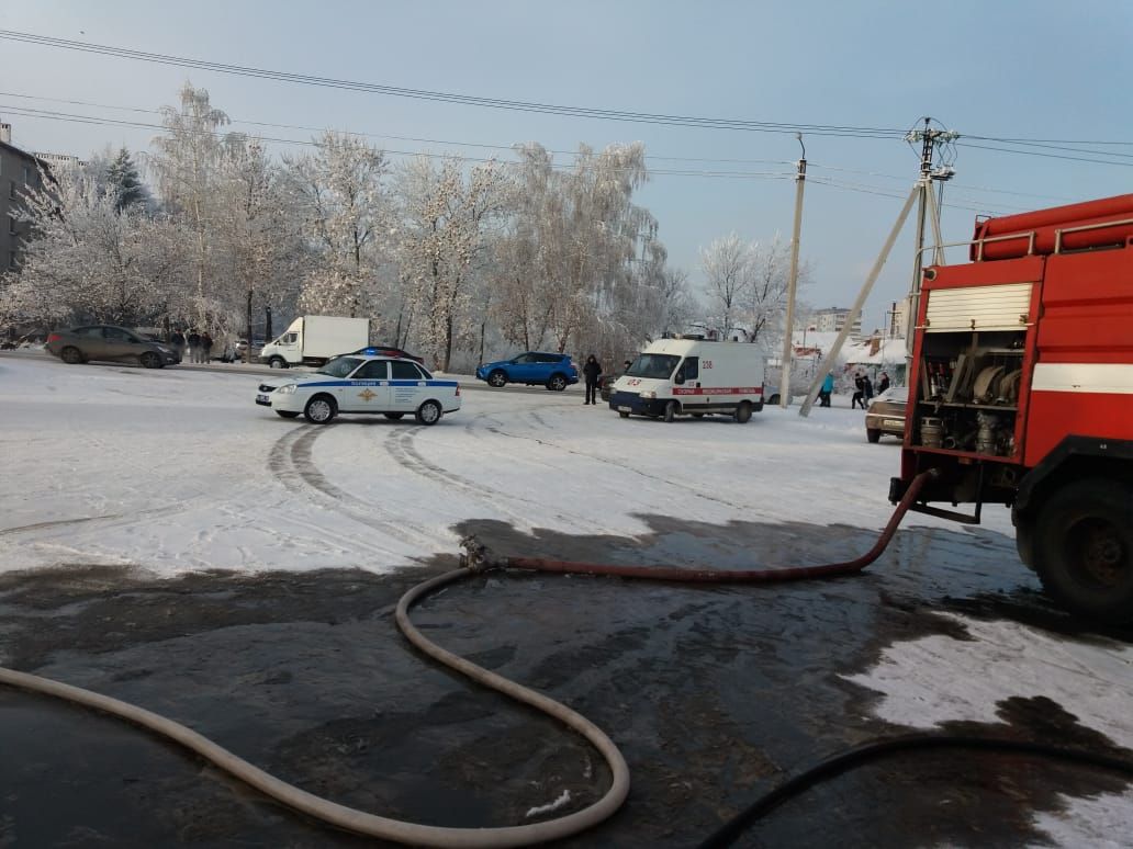 В Бугульме горел грузовой автомобиль (+фото)