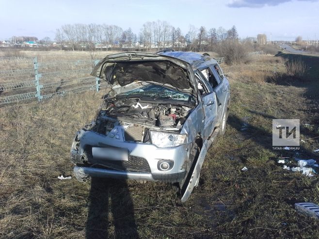 Татарстанда ике машина бәрелешеп, ике кеше имгәнгән