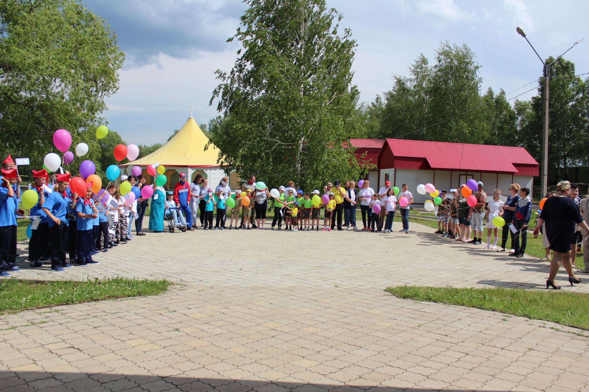 В Бугульминском районе замещающие семьи Юго-Востока Татарстана показали свои туристские навыки