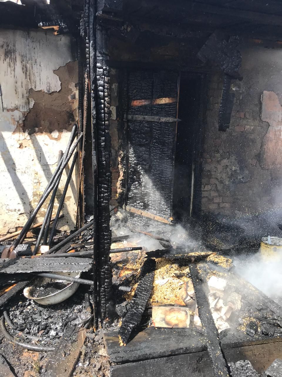 Вчера в Бугульме горело крыльцо частного дома
