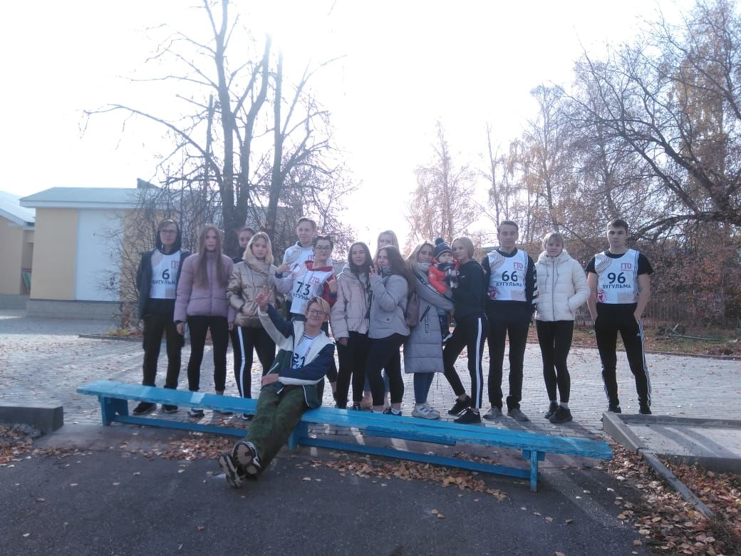 «Энергетик» стадионында Бөгелмә халкы үз көчен төрле физик сынауларда сынап карады