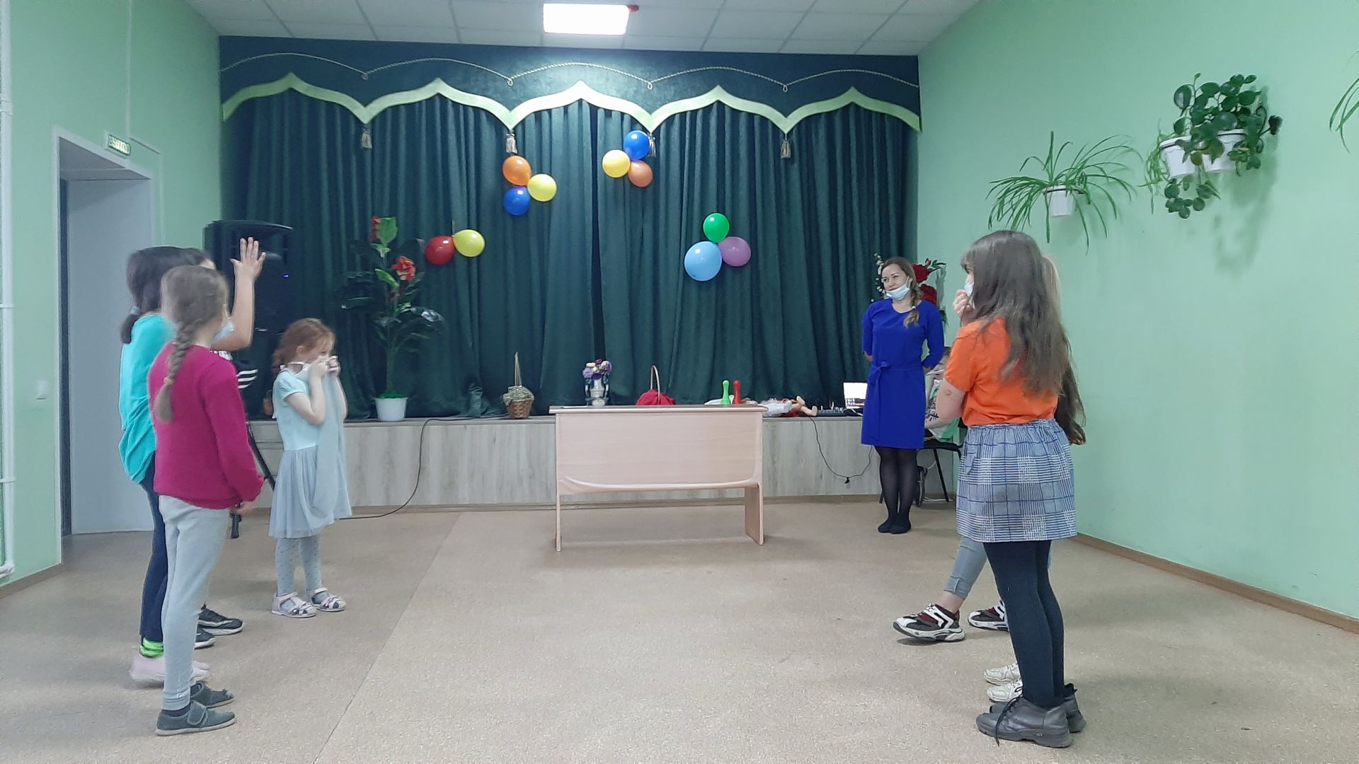 В одном из сельских клубов Бугульминского района отметили праздник ко дню девочек