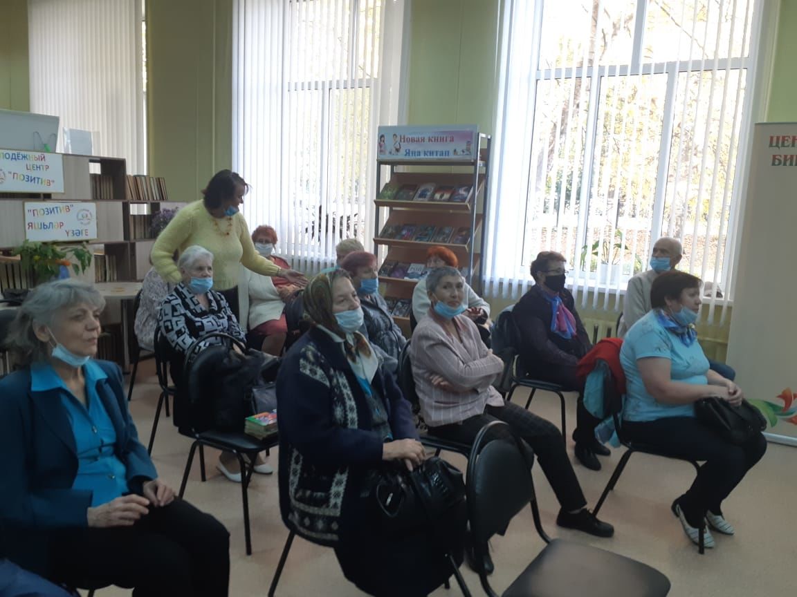 Участников клуба "Ветеран" из Бугульмы поздравили с Днем пожилого человека
