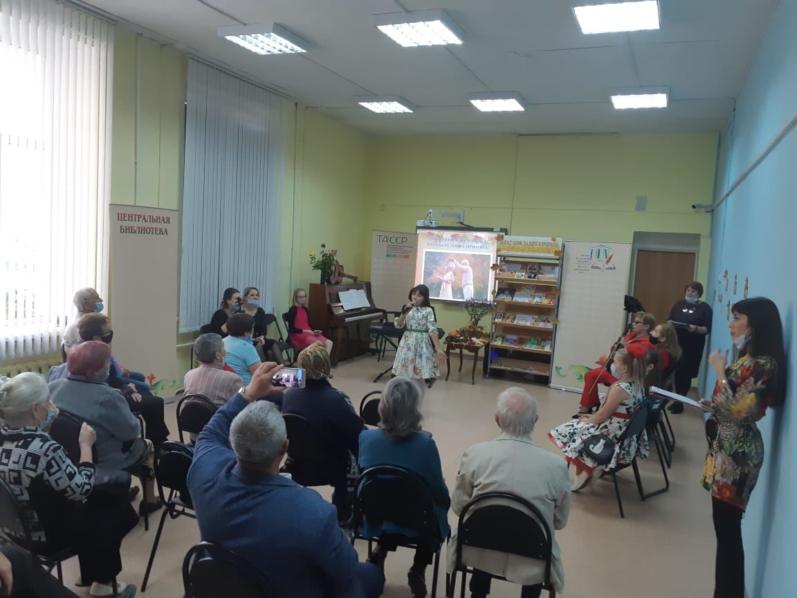 Участников клуба "Ветеран" из Бугульмы поздравили с Днем пожилого человека