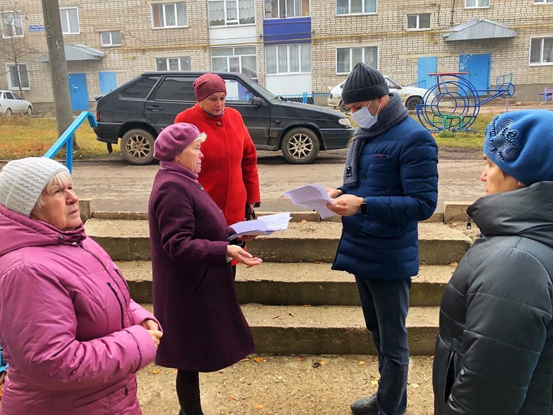 Бөгелмәдә Кәсепчеләр йортын, «Халыклар дуслыгы» китапханәсен һәм 11нче мәктәпне тикшерделәр