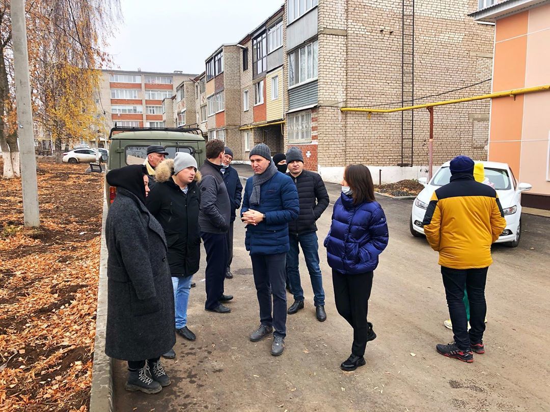 Бөгелмәдә Кәсепчеләр йортын, «Халыклар дуслыгы» китапханәсен һәм 11нче мәктәпне тикшерделәр