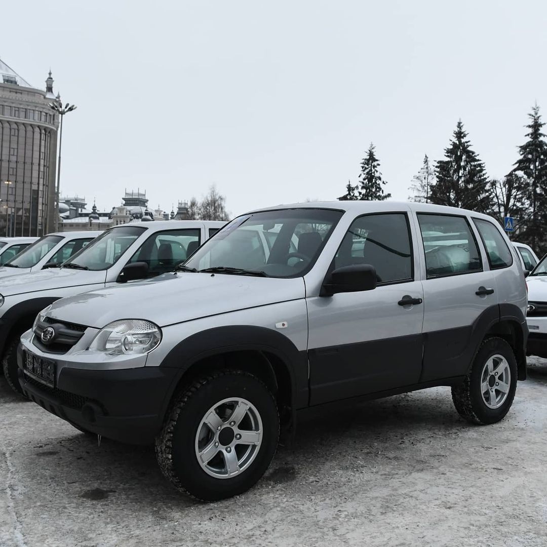 Главам поселений Бугульминского района вручили ключи от новых автомобилей