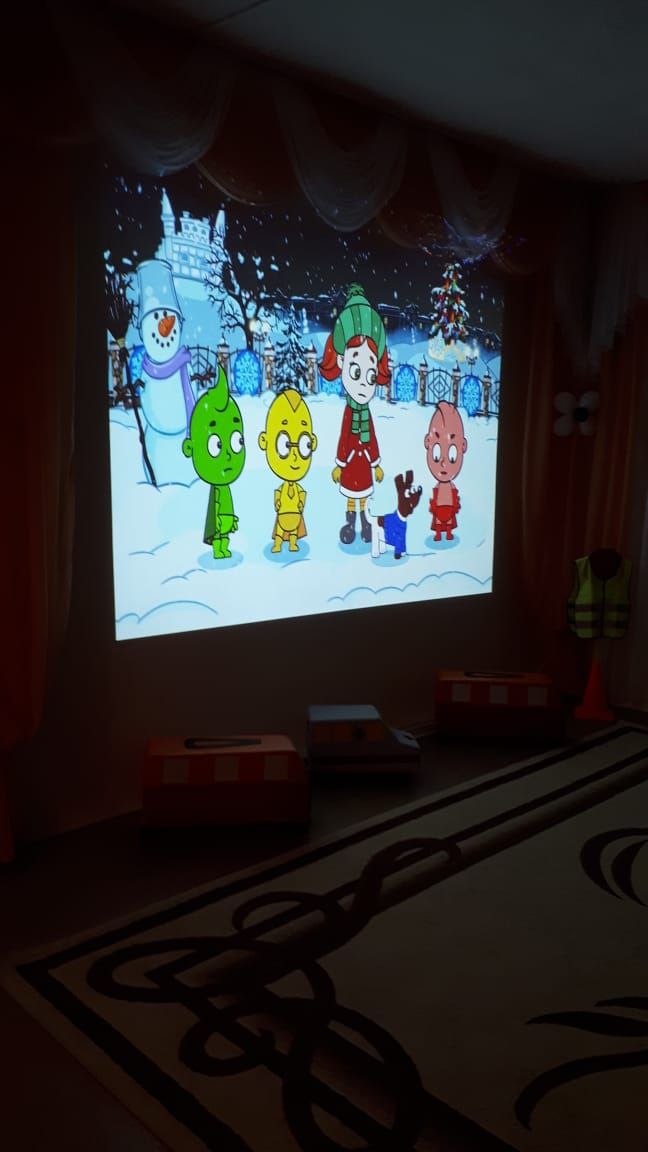 В  детском саду Бугульмы № 11 «Искорка» провели практическое занятие с участием детей и их родителей «Засветись»