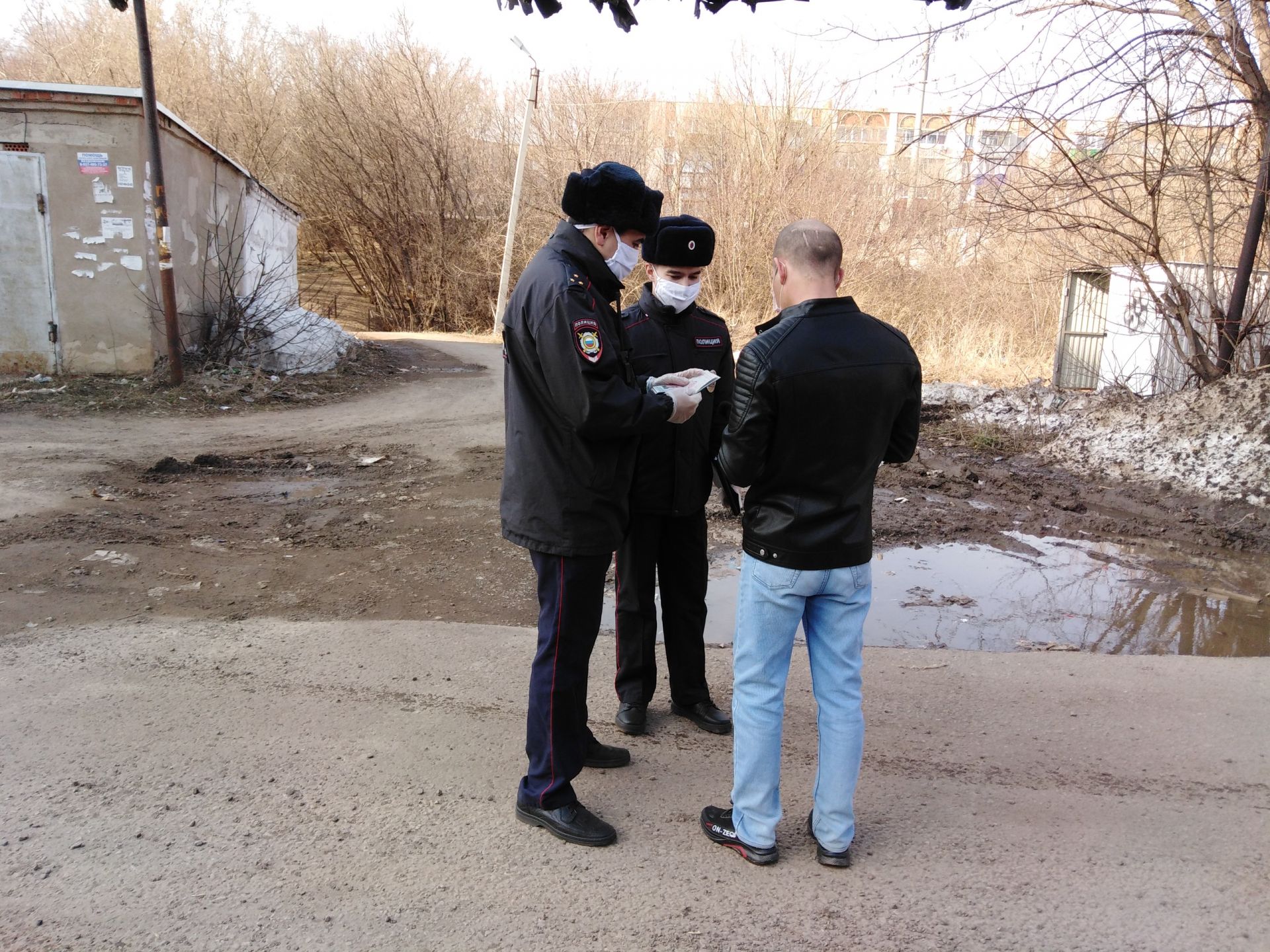 Бөгелмәдә урамнарда патрульләр көчәйтелде.