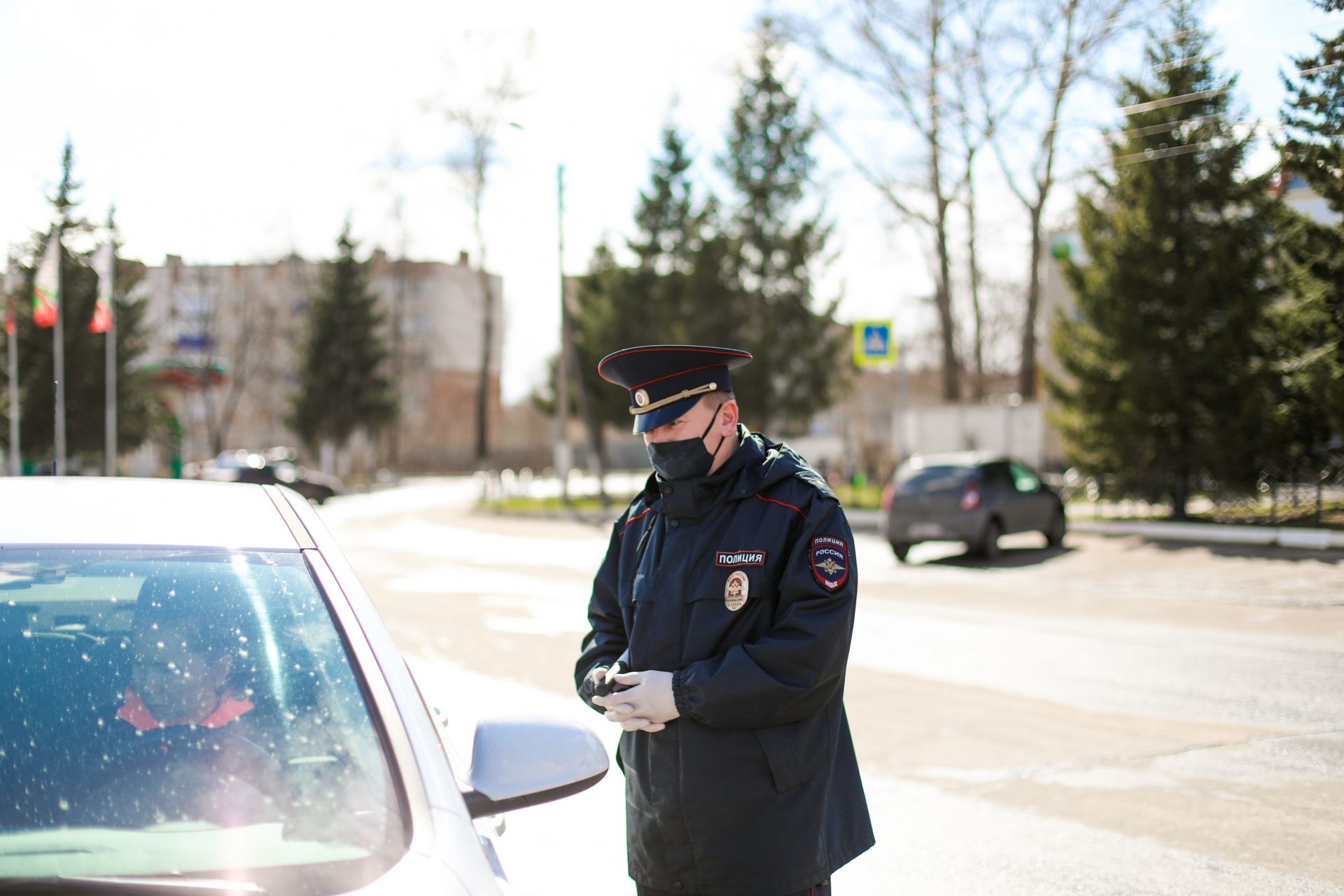 Бөгелмә полицейскийлары үз-үзеңне изоляцияләү режимы буенча профилактик чараларны дәвам итәләр.