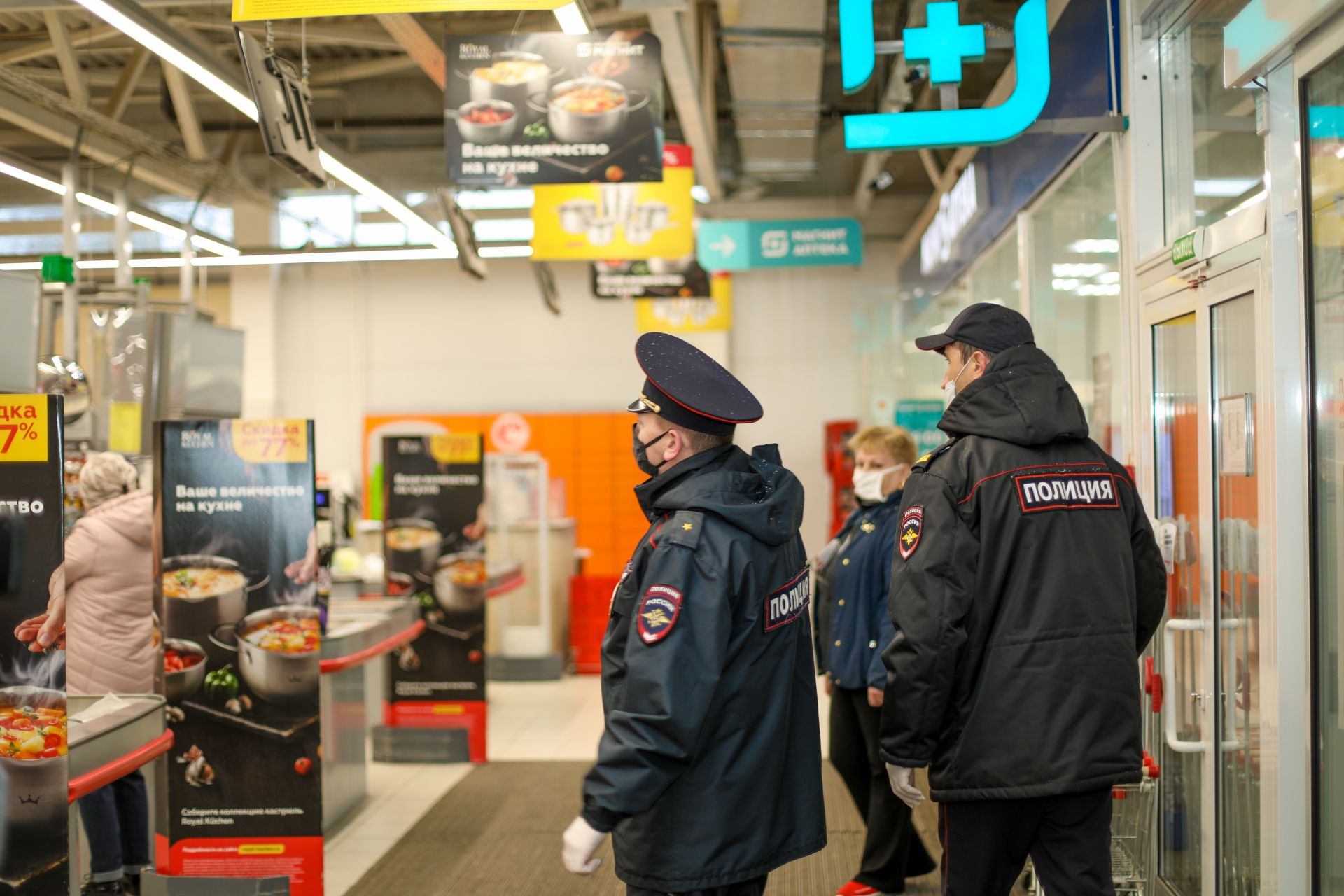 Бөгелмә полицейскийлары үз-үзеңне изоляцияләү режимы буенча профилактик чараларны дәвам итәләр.