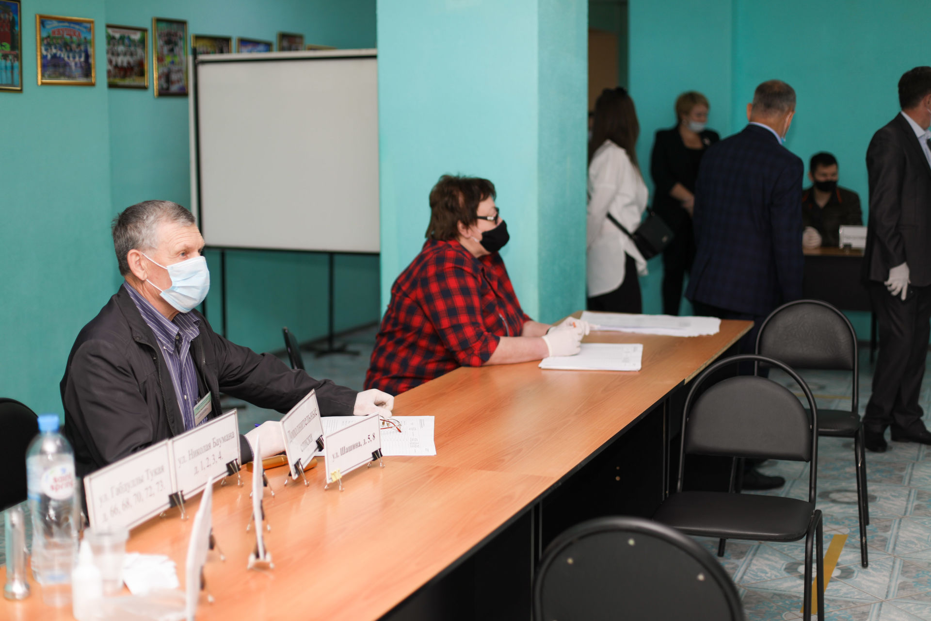 Бөгелмә муниипаль районы башлыгы сайлау участокларының Конституциягә төзәтмәләр буенча тавыш бирүгә әзерлеген тикшерде