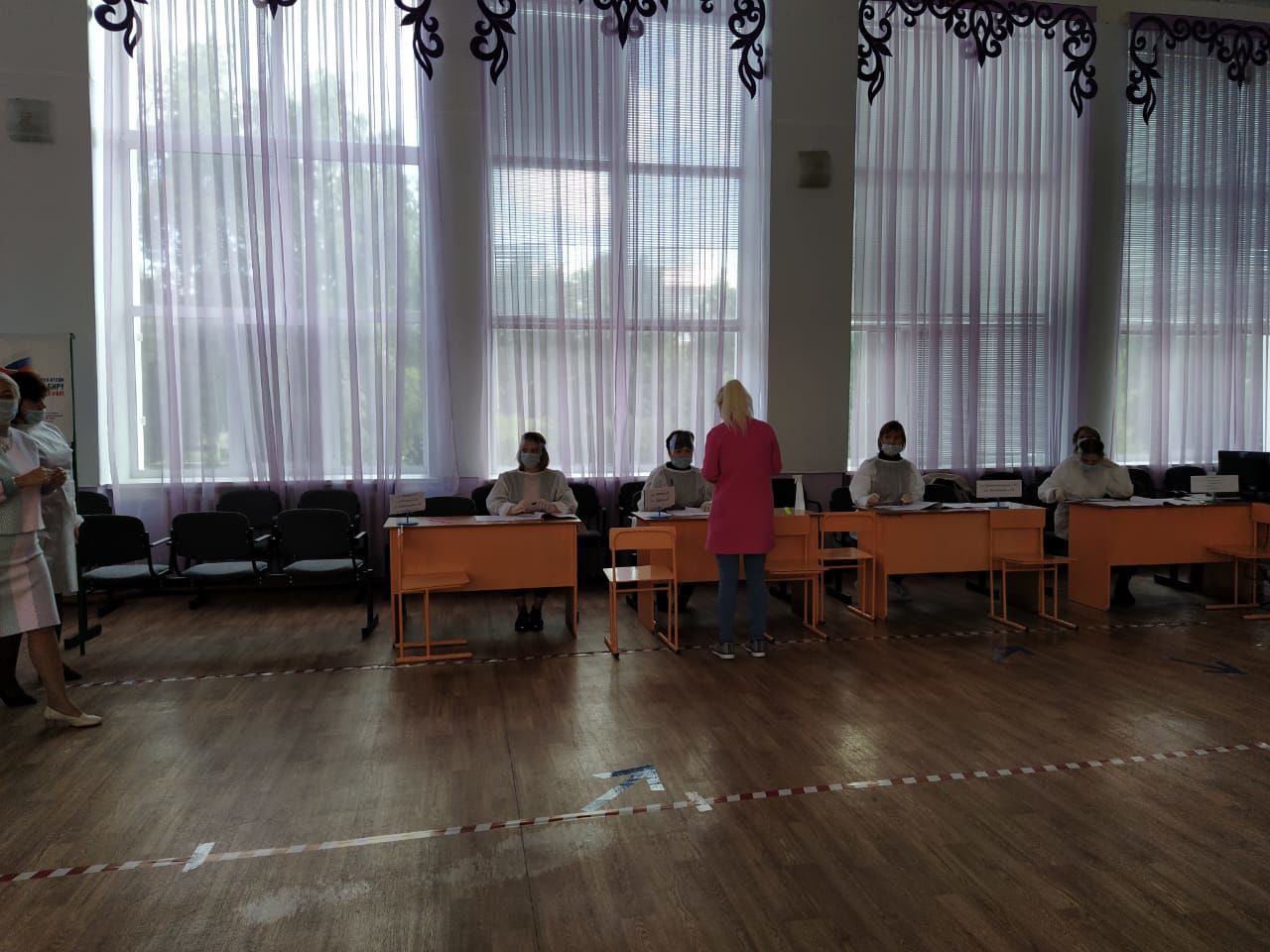 На избирательных участках Бугульмы голосование идет с соблюдением всех мер безопасности