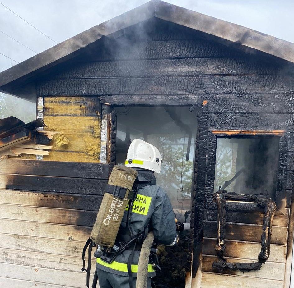 В Бугульме на «Поле чудес» пожарные спасли имущество на 100 тыс. рублей
