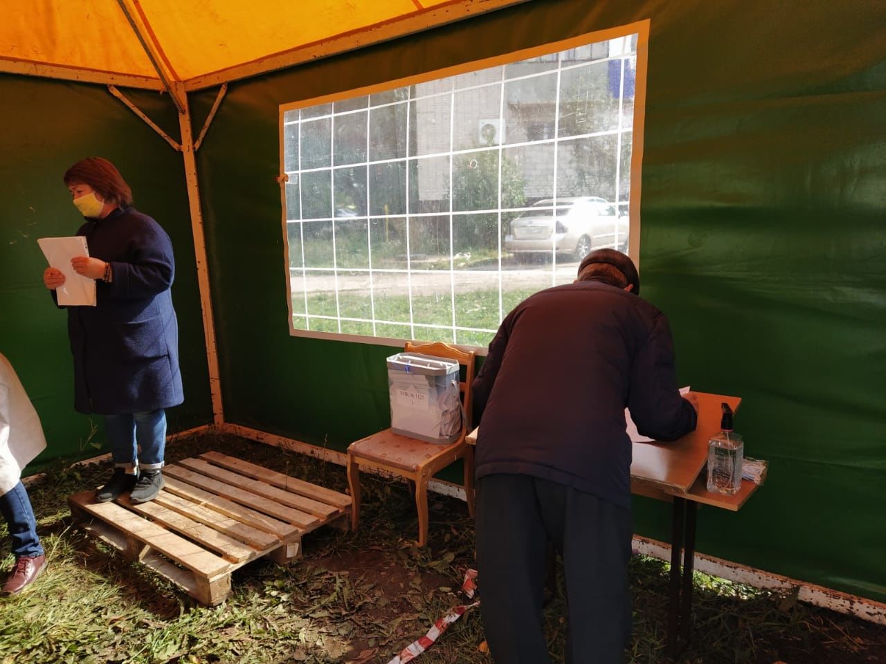 В Бугульме работает мобильный избирательный участок