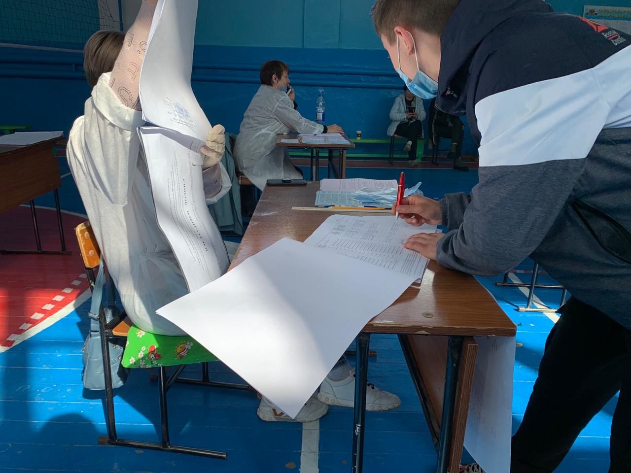 Будущий геодезист впервые проголосовал на своем избирательном участке