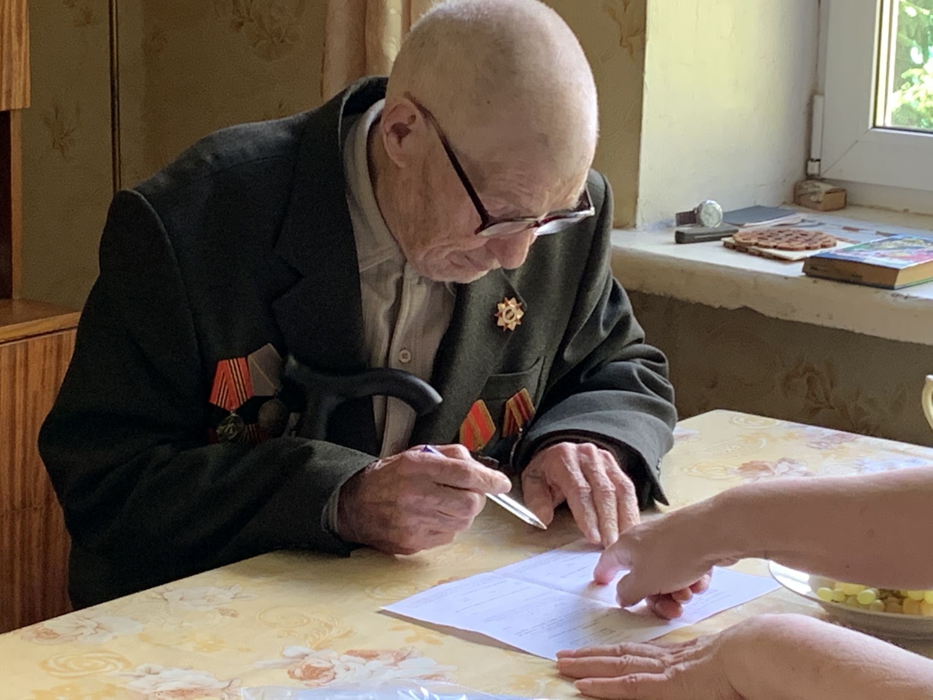 97-летний ветеран войны из Бугульмы проголосовал на дому