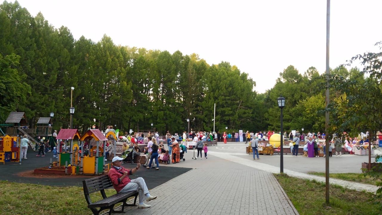Шәһәр паркында “Кәсепле Бөгелмә”  фестивале узды