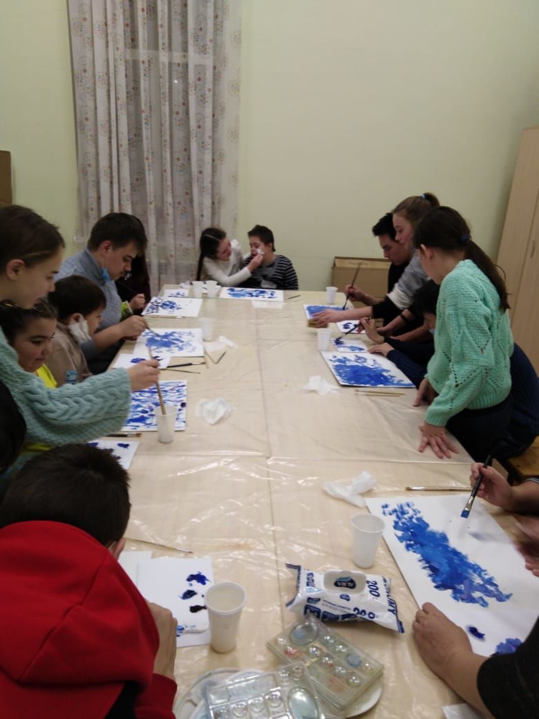 «Особенные» ребята из Бугульминского района посетили мастер-класс «Живопись маслом»