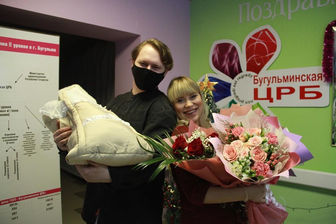Бөгелмә тудыру йортында яңа туган беренче баланы тантаналы рәвештә чыгару булды