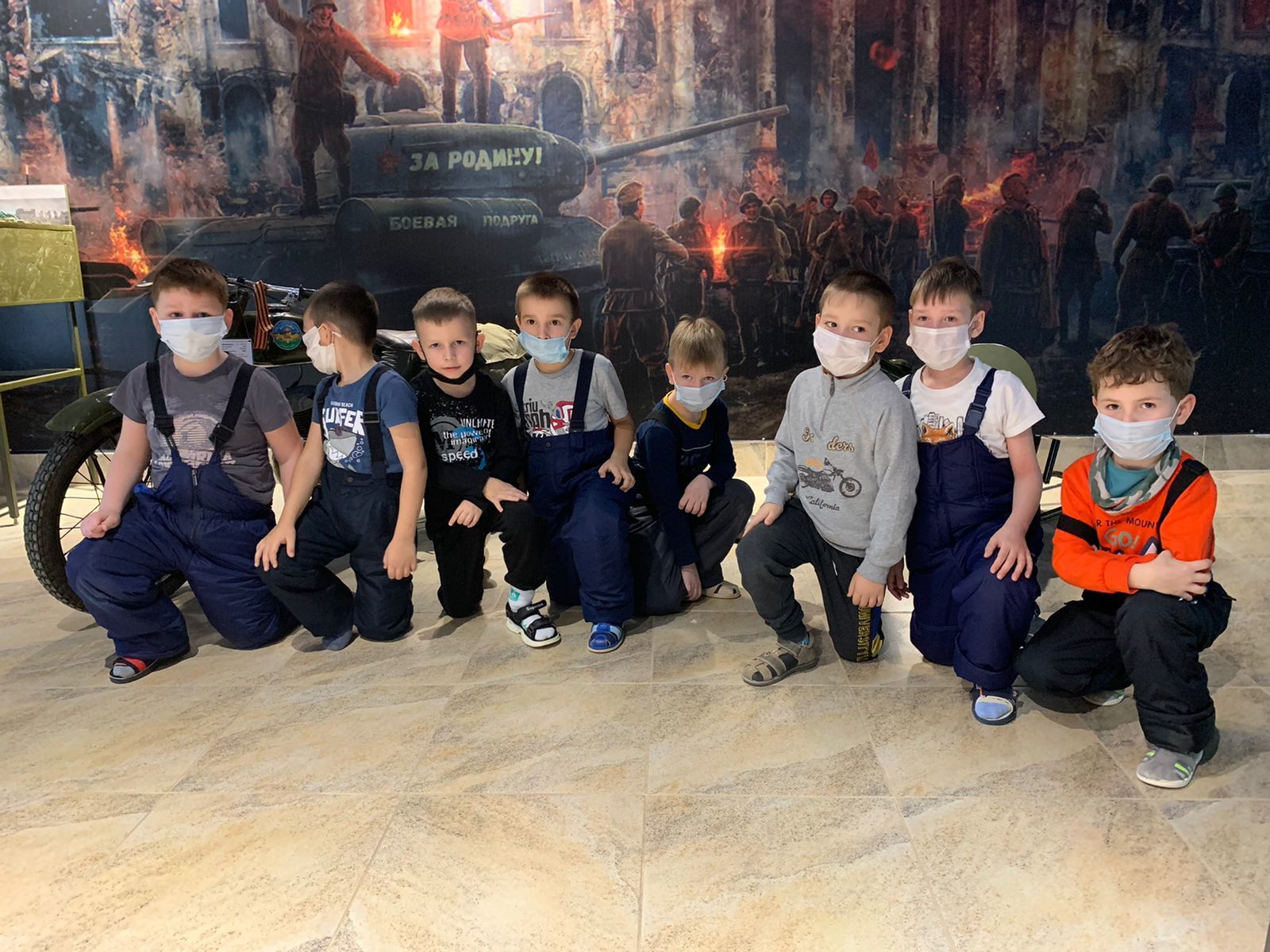 Воспитанники  бугульминского детсада "Искорка" посетили военный музей