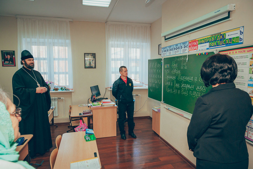 Бугульминский космонавт Сергей Рыжиков посетил Православную гимназию г. Альметьевска