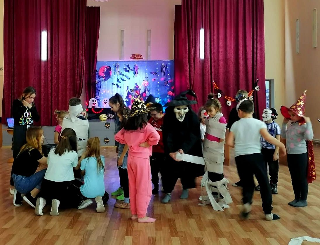 В Старосумароковском многофункциональном центре прошла развлекательная программа «Хэллоуин»
