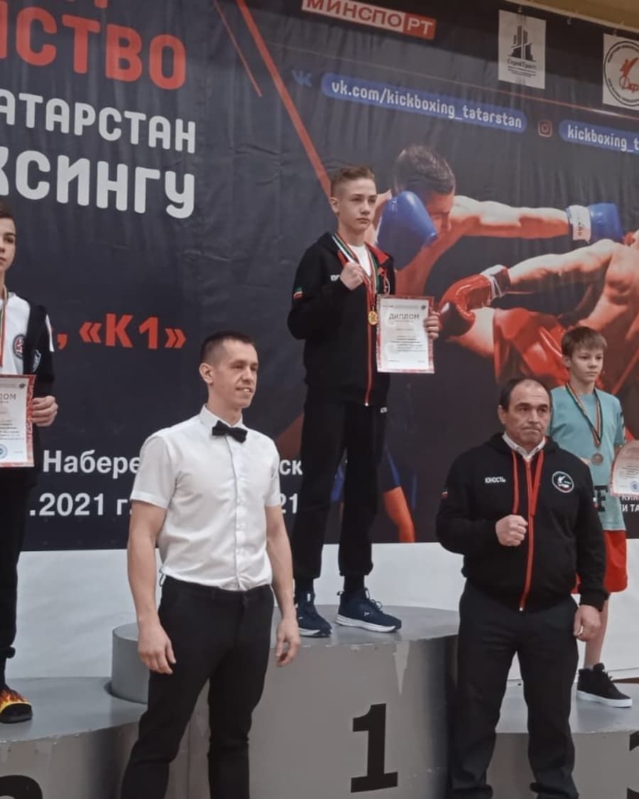 Бугульминцы стали призерами чемпионата и первенства РТ по кикбоксингу