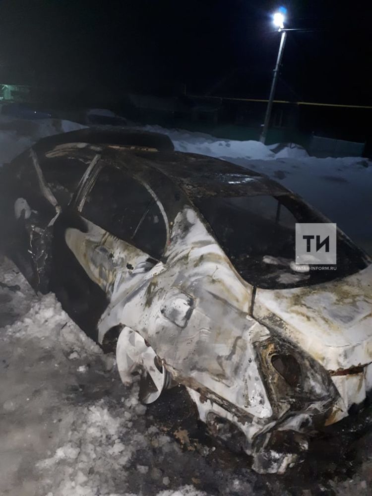 Азнакай районында янган автомобильнең йөртүчесе үлгән