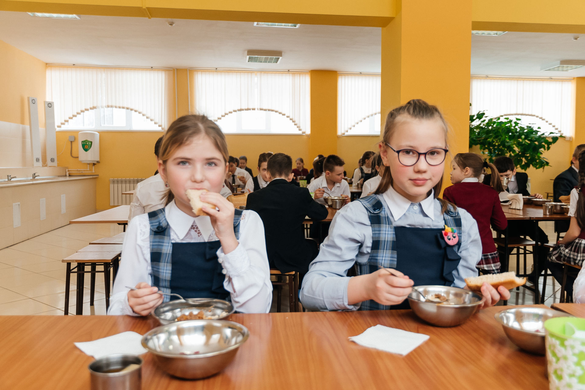 Мэр Бугульмы проверил качество питания в образовательных учреждениях
