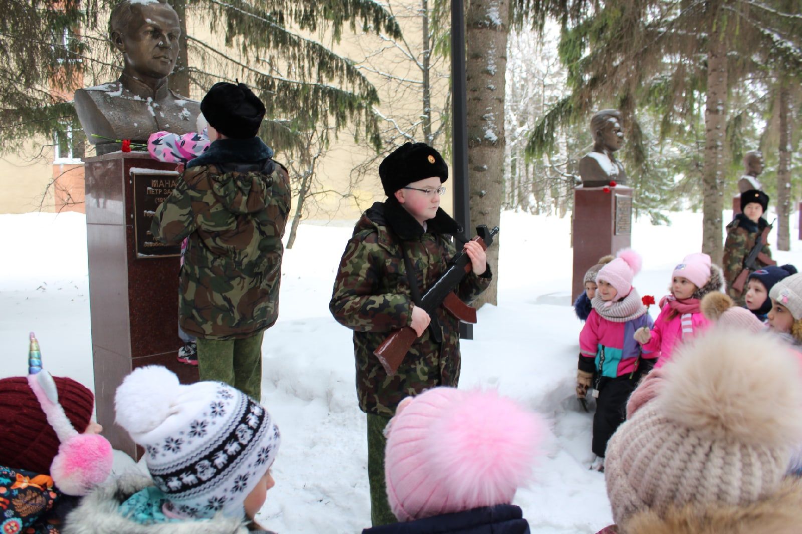 Бугульминские кадеты провели для малышей патриотическую акцию