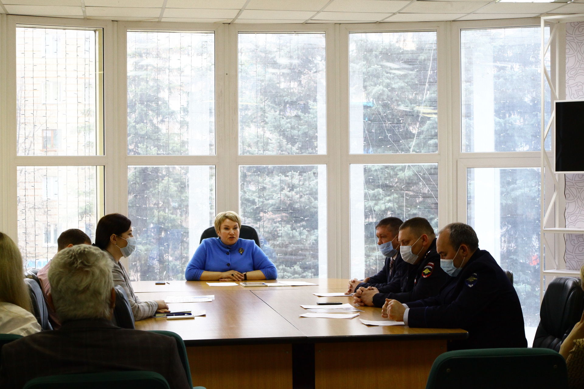 Бугульминские полицейские и общественники провели круглый стол на тему мошенничества