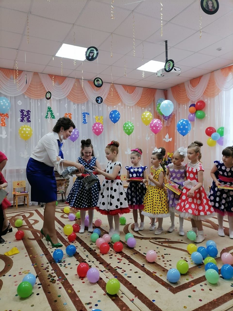 В бугульминском детском саду прошел выпускной "Стиляги"