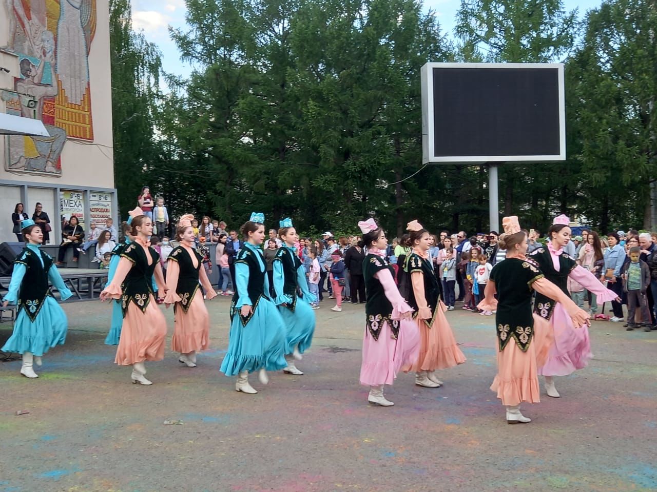 В Бугульме прошел праздничный концерт в честь Дня России (ФОТОРЕПОРТАЖ)