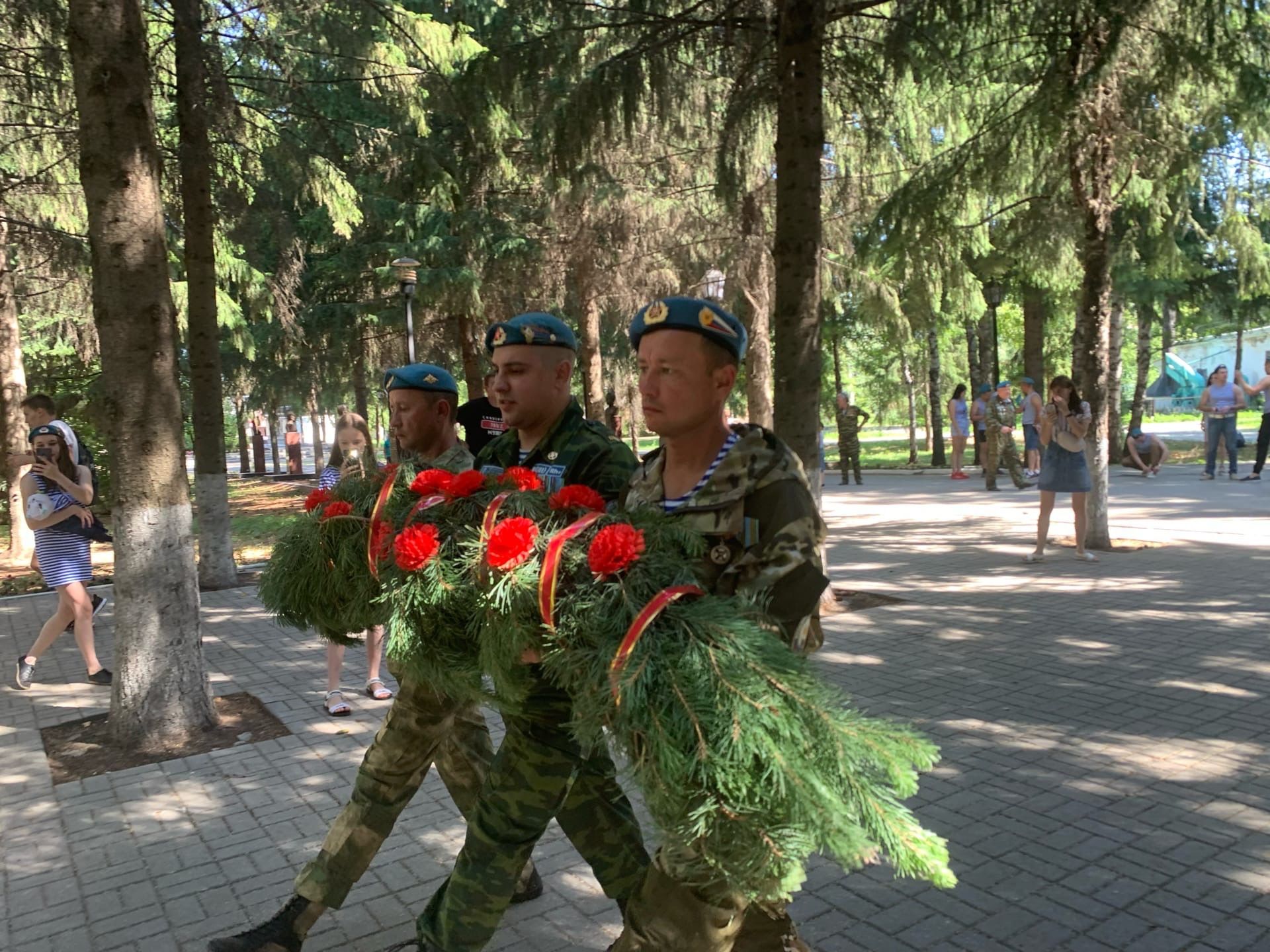 Бөгелмә десантчылары һава-десант гаскәрләре оешуга 91 ел тулуны билгеләп үттеләр