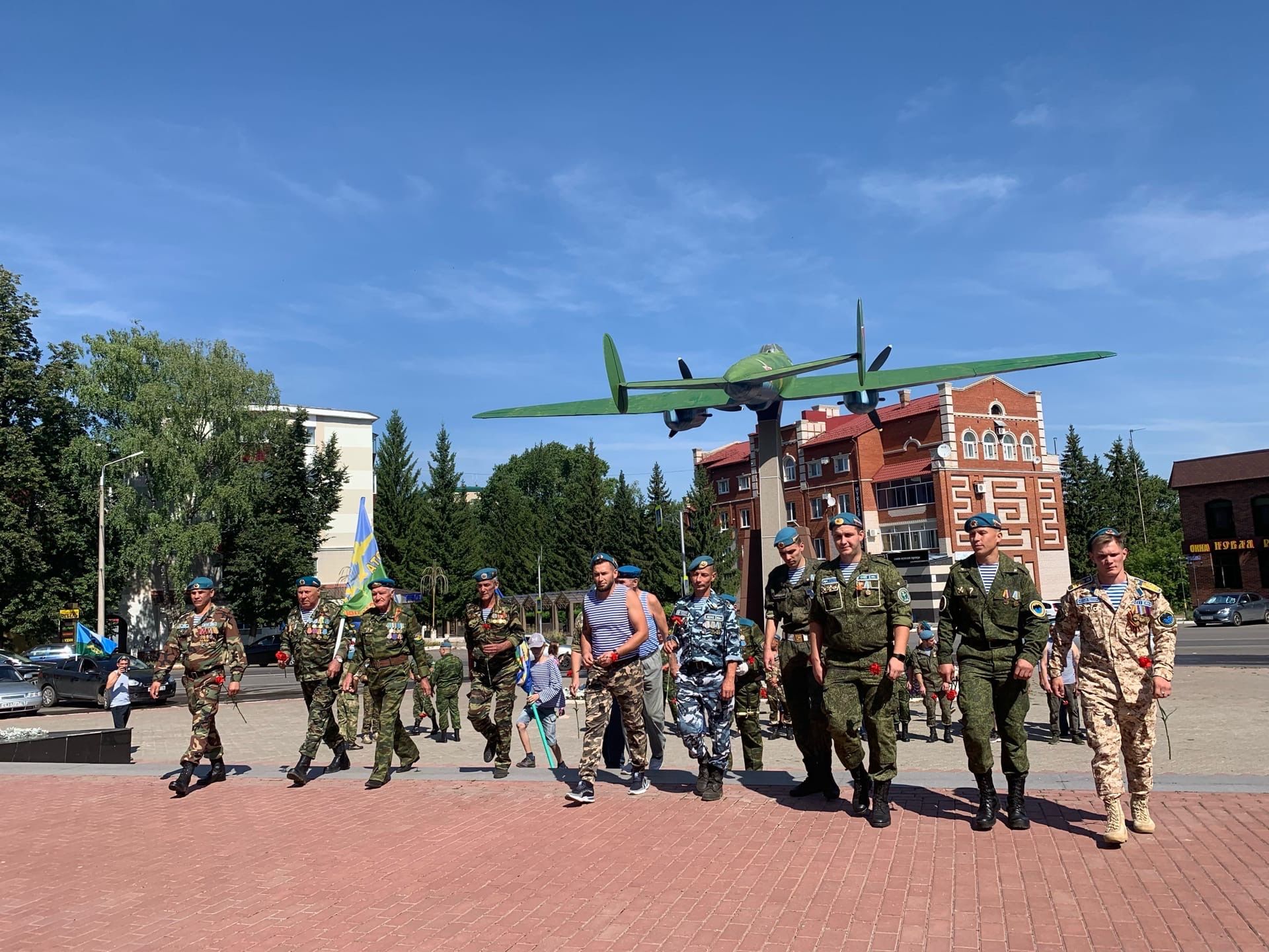 Бөгелмә десантчылары һава-десант гаскәрләре оешуга 91 ел тулуны билгеләп үттеләр