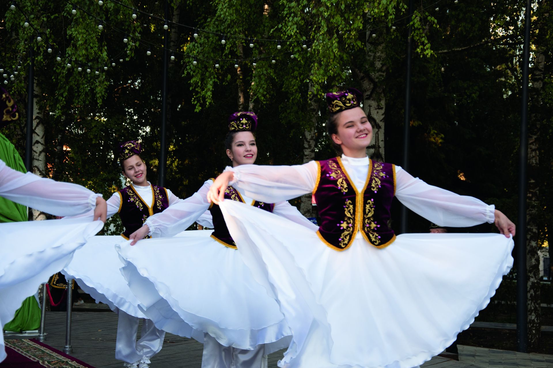 Бугульминский Центр татарской культуры провел развлекательную программу «Чәчәк ат, Бөгелмәм!»