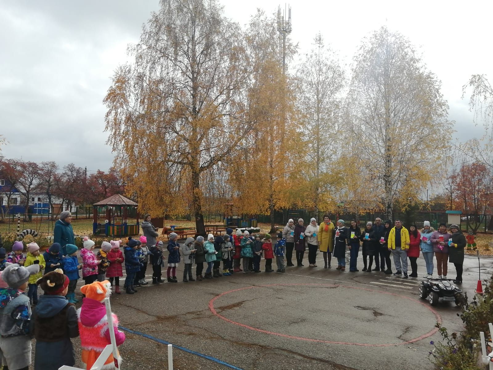 Бугульминские дошкольники подготовили для своих родителей тематическое мероприятие по БДД