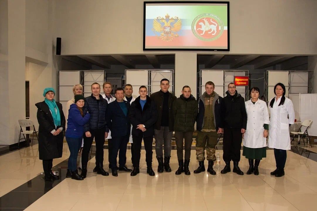 Шесть медицинских работников Бугульминской ЦРБ проводили для прохождения боевой подготовки