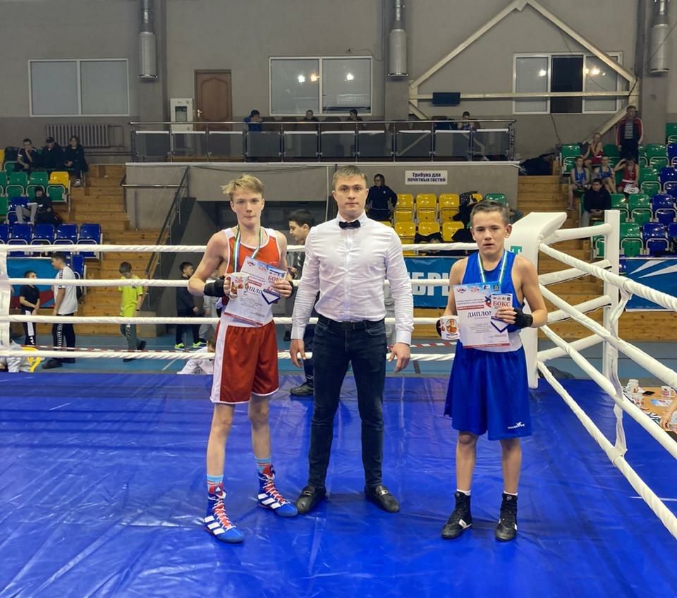 Бугульминцы победили в соревнованиях по боксу памяти Тимура Габдуллина