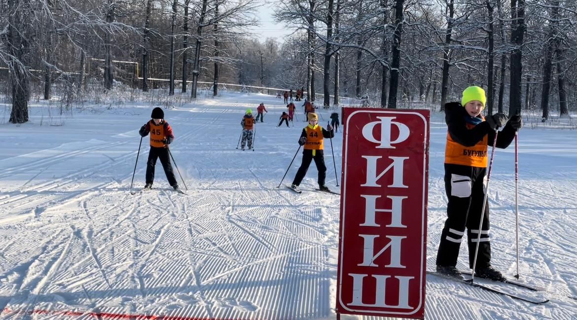 В Бугульме провели новогоднюю лыжную гонку для детей