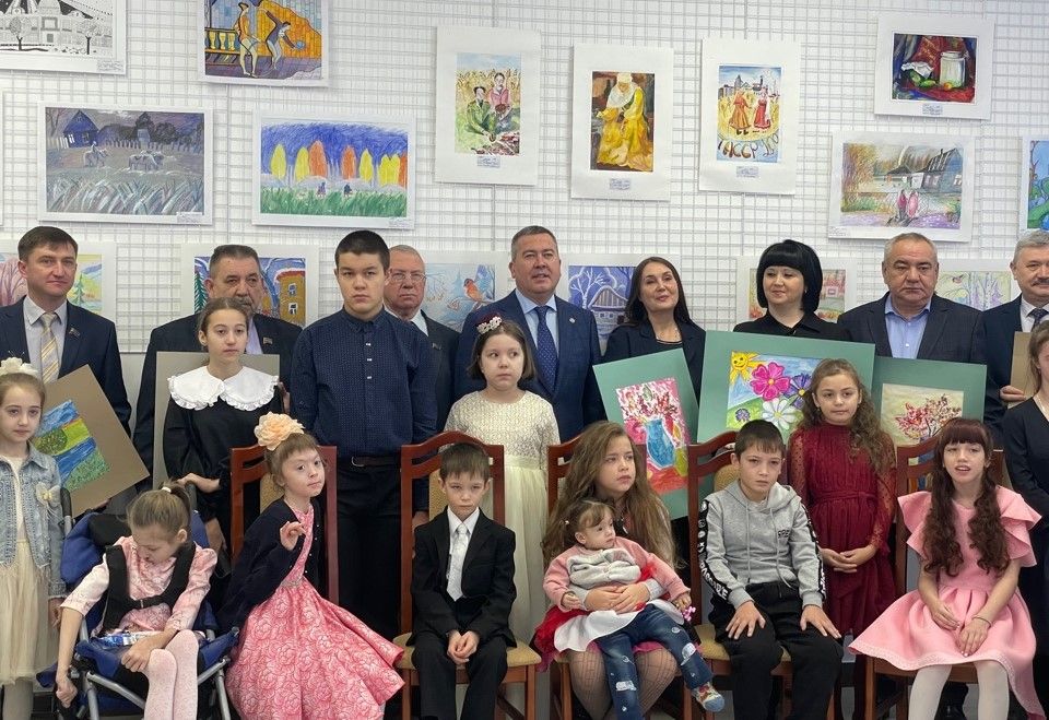 В центре татарской культуры открылась арт-студия «Рисуем Soзвучно»