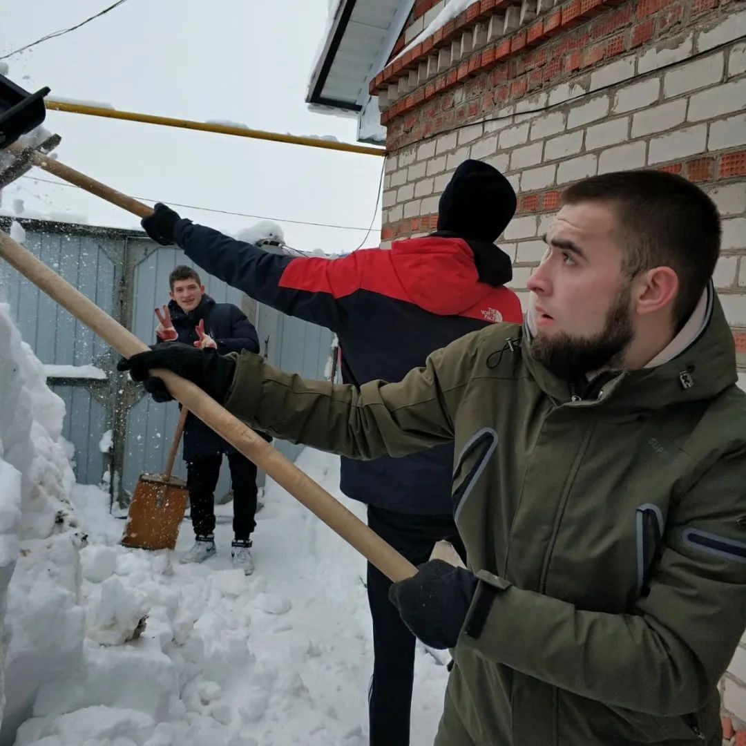 Студенты из Бугульмы участвуют в акции «Снежный десант»