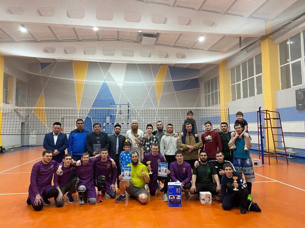 Команда Бугульминского мухтасибата заняла бронзу среди мечетей РТ в турнире по волейболу