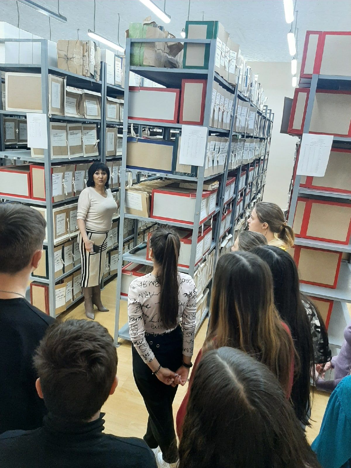 Юные краеведы посетили Бугульминский архив
