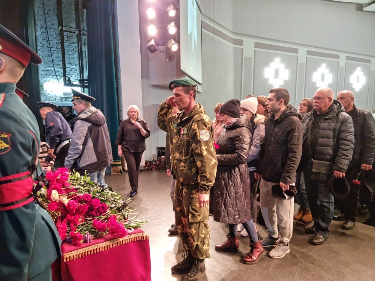 Сегодня в Бугульме простились с погибшим во время спецоперации Данилом Казаковым